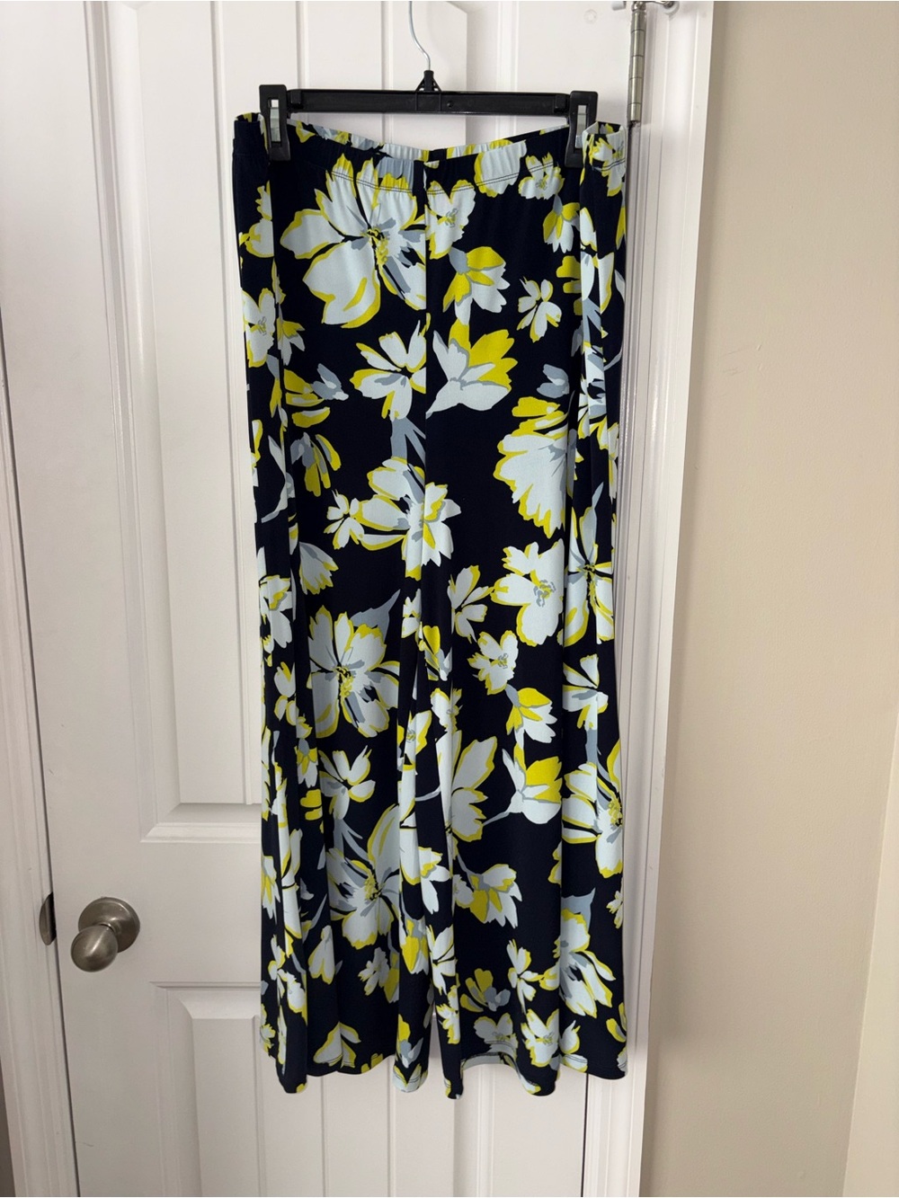 Vince Camuto Navy Floral Wide-Leg Pants with Yellow & White Blooms
